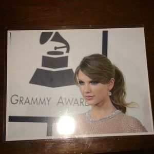 Laminated Picture of Taylor Swift at 2014 Grammys